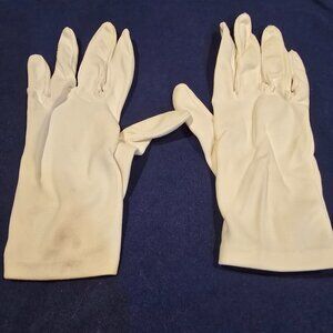 Ladies White Faux Pearl Closure Nylon Gloves 1960s-1970s size Small